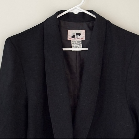 JP Collections Black Blazer, Size 18, Shawl Collar, Classic One-Button Style - Picture 3 of 6